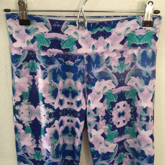 DONATED. Athletic high waist - Picture 2 of 4